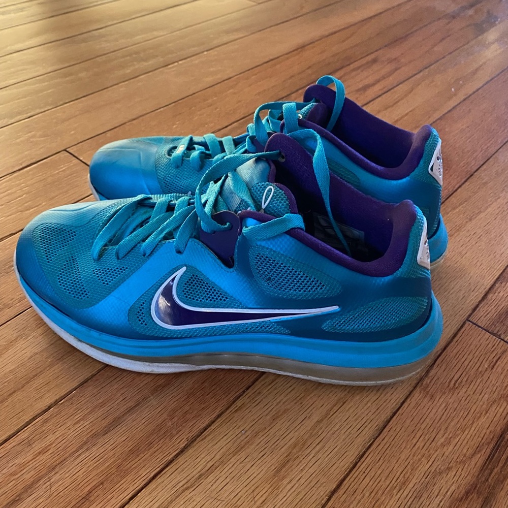 Nike Lebron 9 Low Hornets - Picture 4 of 5